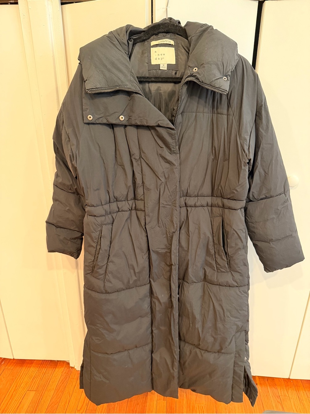 Long Puffer Coat in Black - Cozy Winter Jacket
